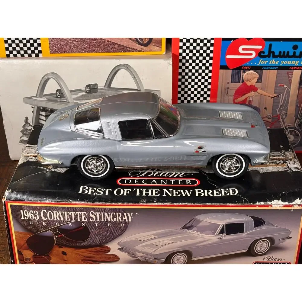 1963 Silver Corvette Stingray Decanter Jim Beam Special New York Edition Empty